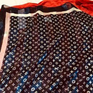 Louis Vuitton Accessories - Selling a LV scarf Louis Vuitton Accessories - Selling a LV scarf